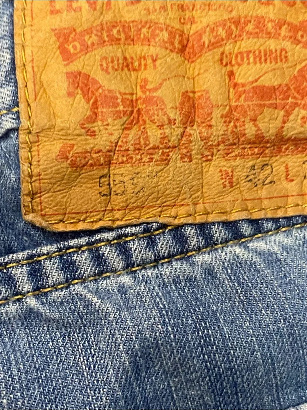 Levi's Relaxed Men’s size 42X32 Fit Blue Denim Jeans Relaxed working Classic